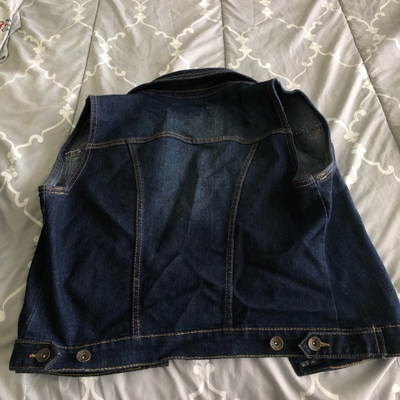 Sleeveless blue jean jacket - Picture 4 of 6